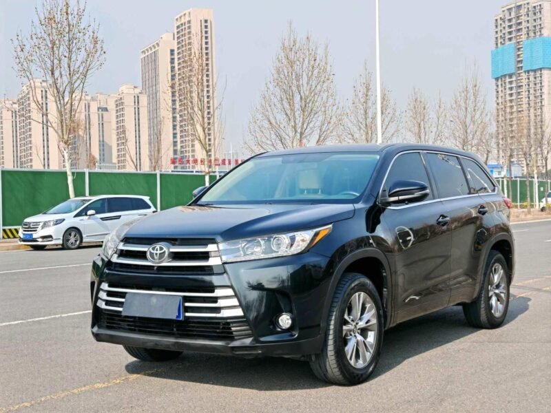 TOYOTA HIGHLANDER